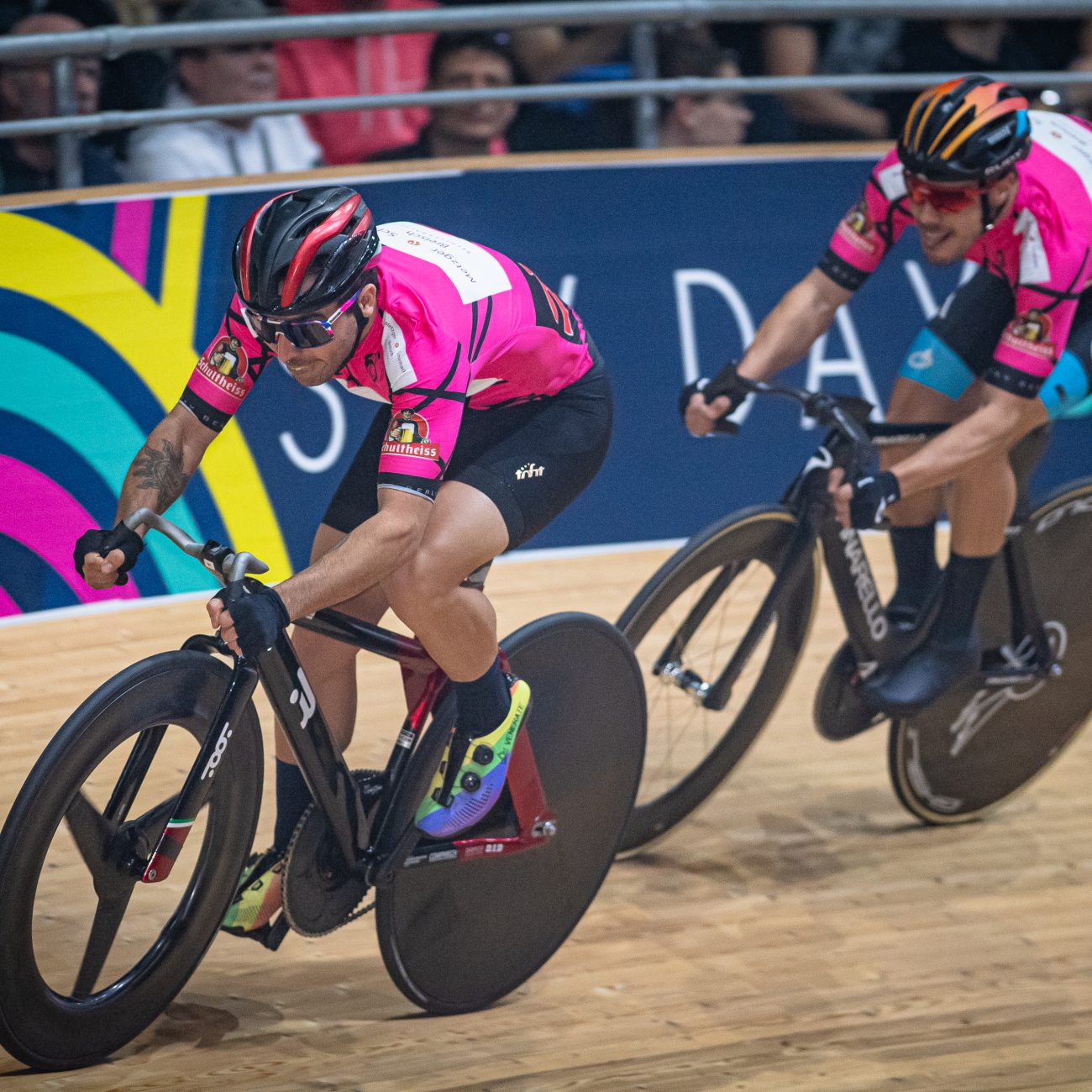 Team 11 - LEZICA Facundo Gabriel ( ARG ) - Black - EEFTING Roy ( NED ) - Red – Querformat - quer - horizontal - Landscape - Event/Veranstaltung: Six Day Berlin 2024 - Category/Kategorie: Cycling - Track Cycling – Sixdays - Elite Men - Location/Ort: Europe – Germany - Berlin - Velodrom Berlin - Discipline: Individual Time Trail - Distance: 500 m - Date/Datum: 27.01.2024 – Saturday – Day 2 - Photographer: © Arne Mill - frontalvision.com
