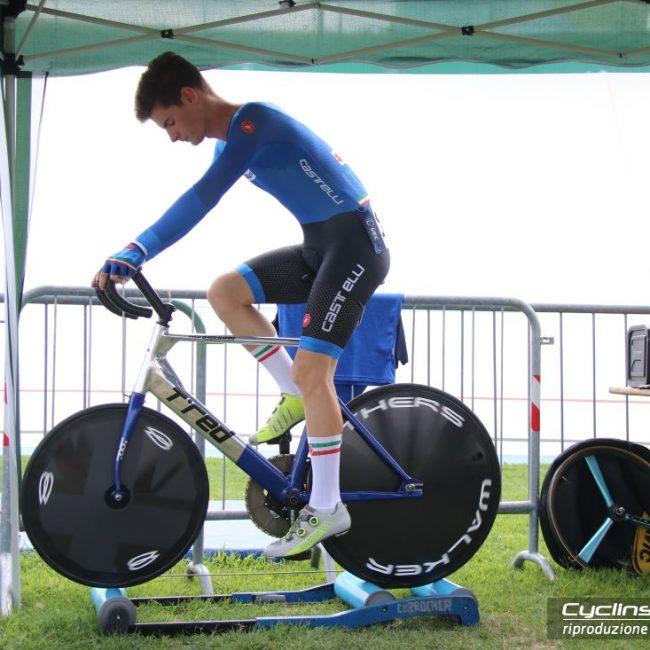 Mariani-T°RED-Factory-Racing-warm-up-before-UEC